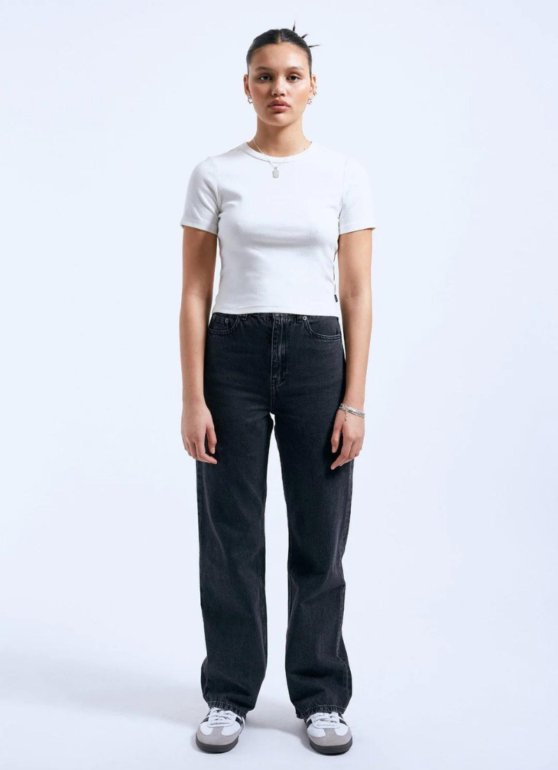 Nina Tee