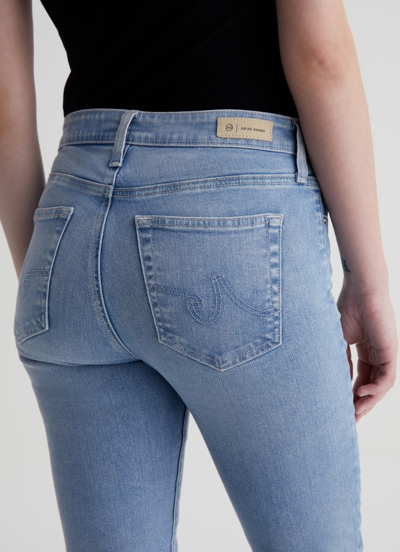 Mari High-Rise Slim Straight Crop