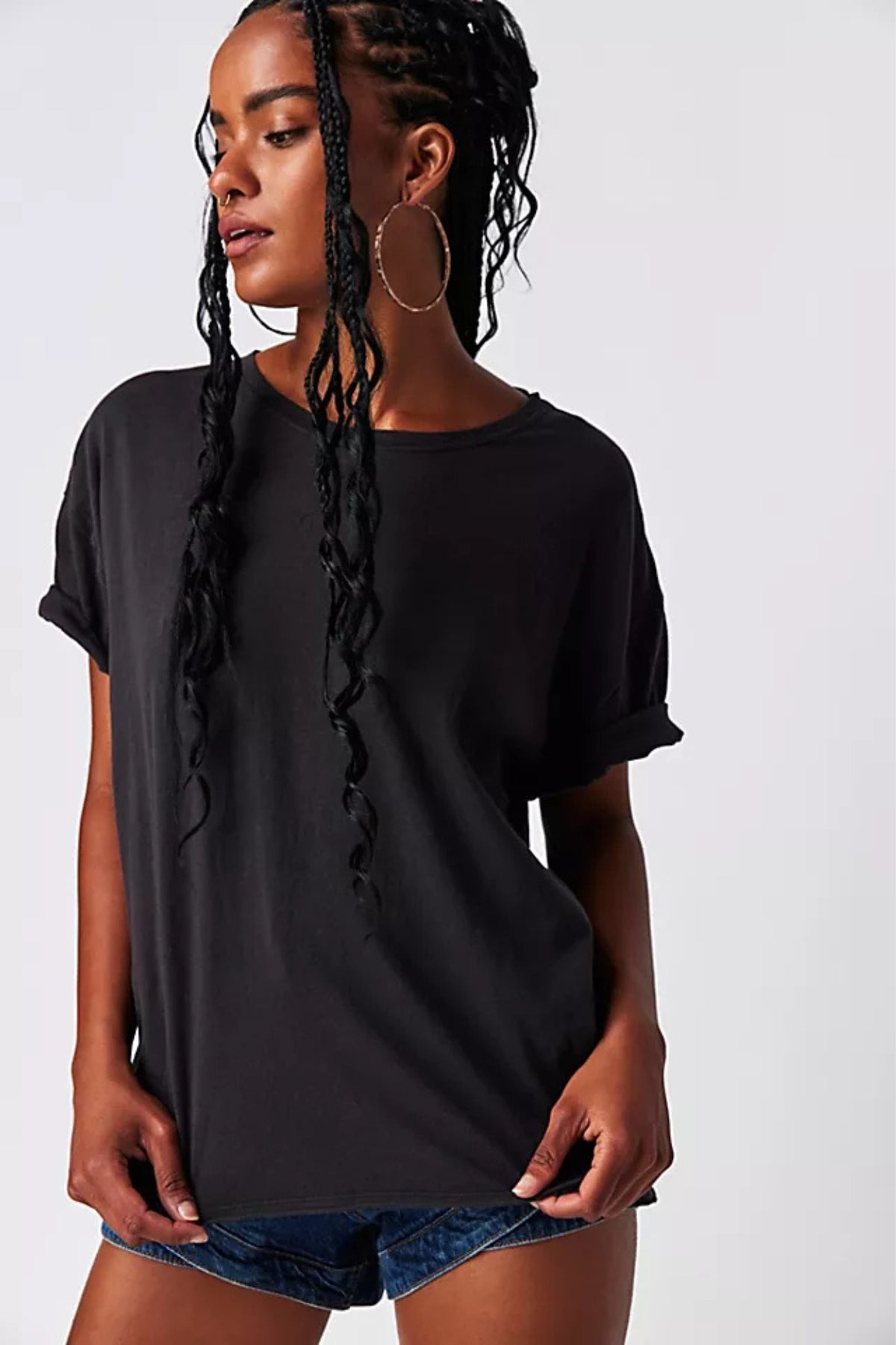 Nina Tee
