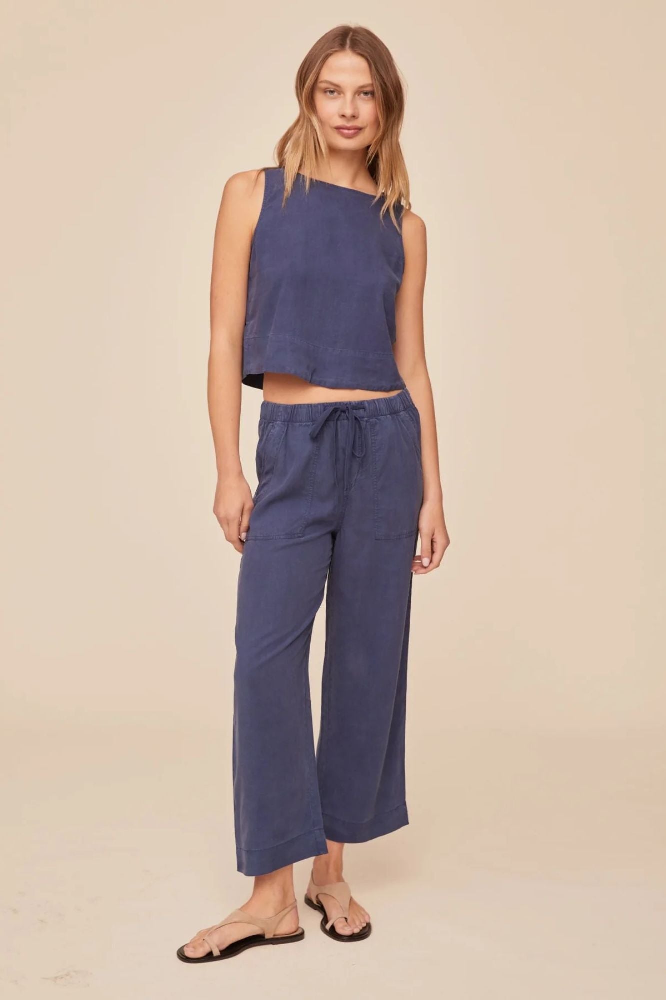 Easy Pocket Wide Leg Crop