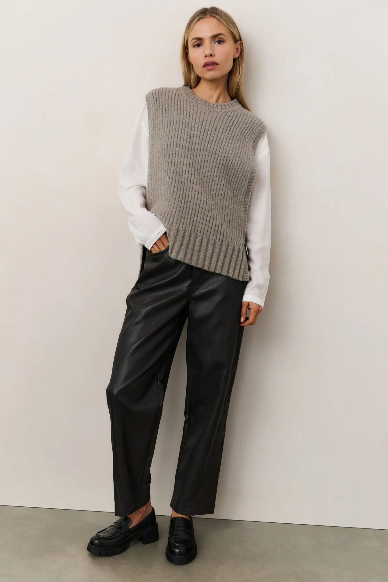 Faux Leather Carrot Fit Trouser