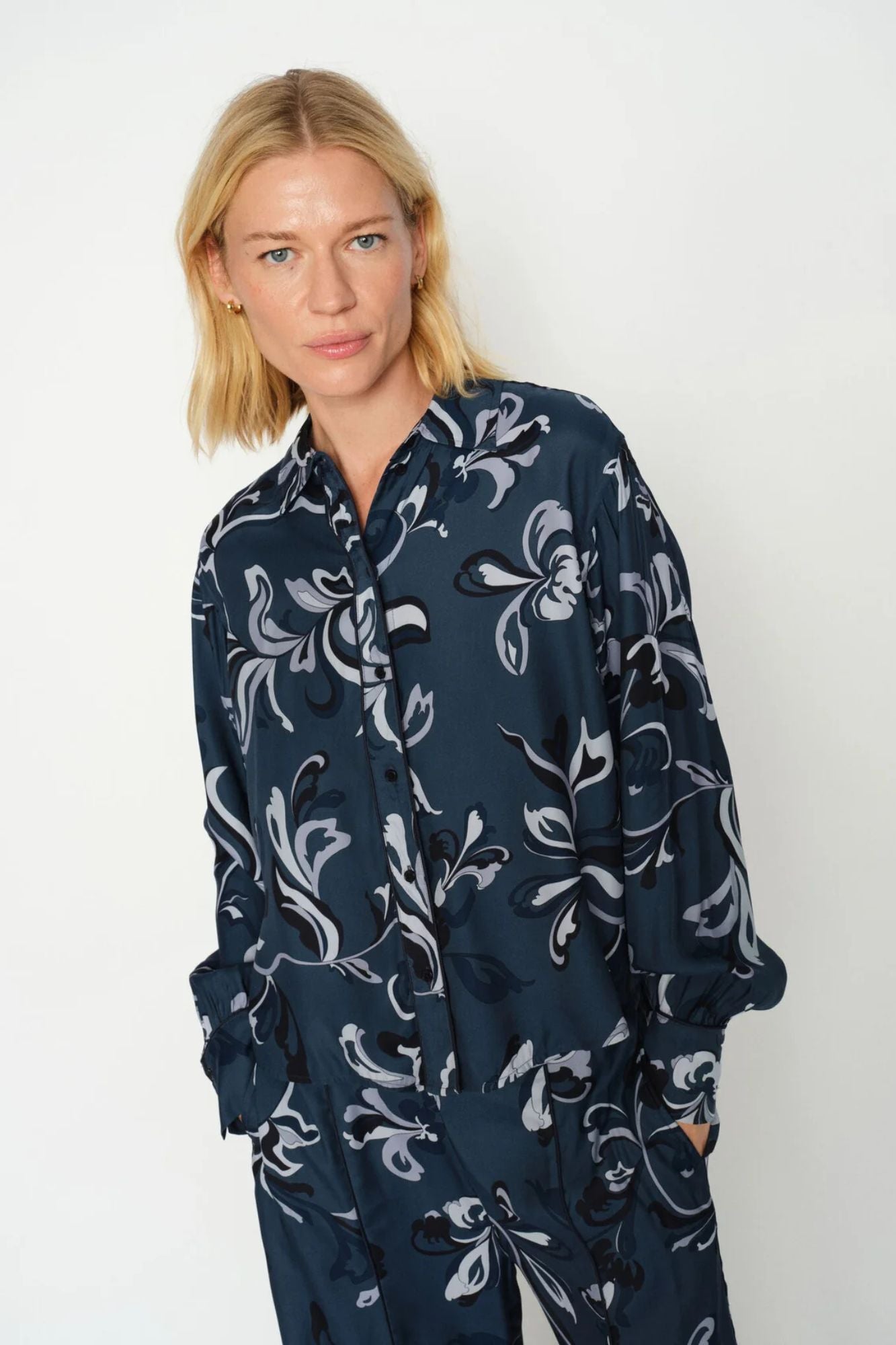 Abina Serve Shirt