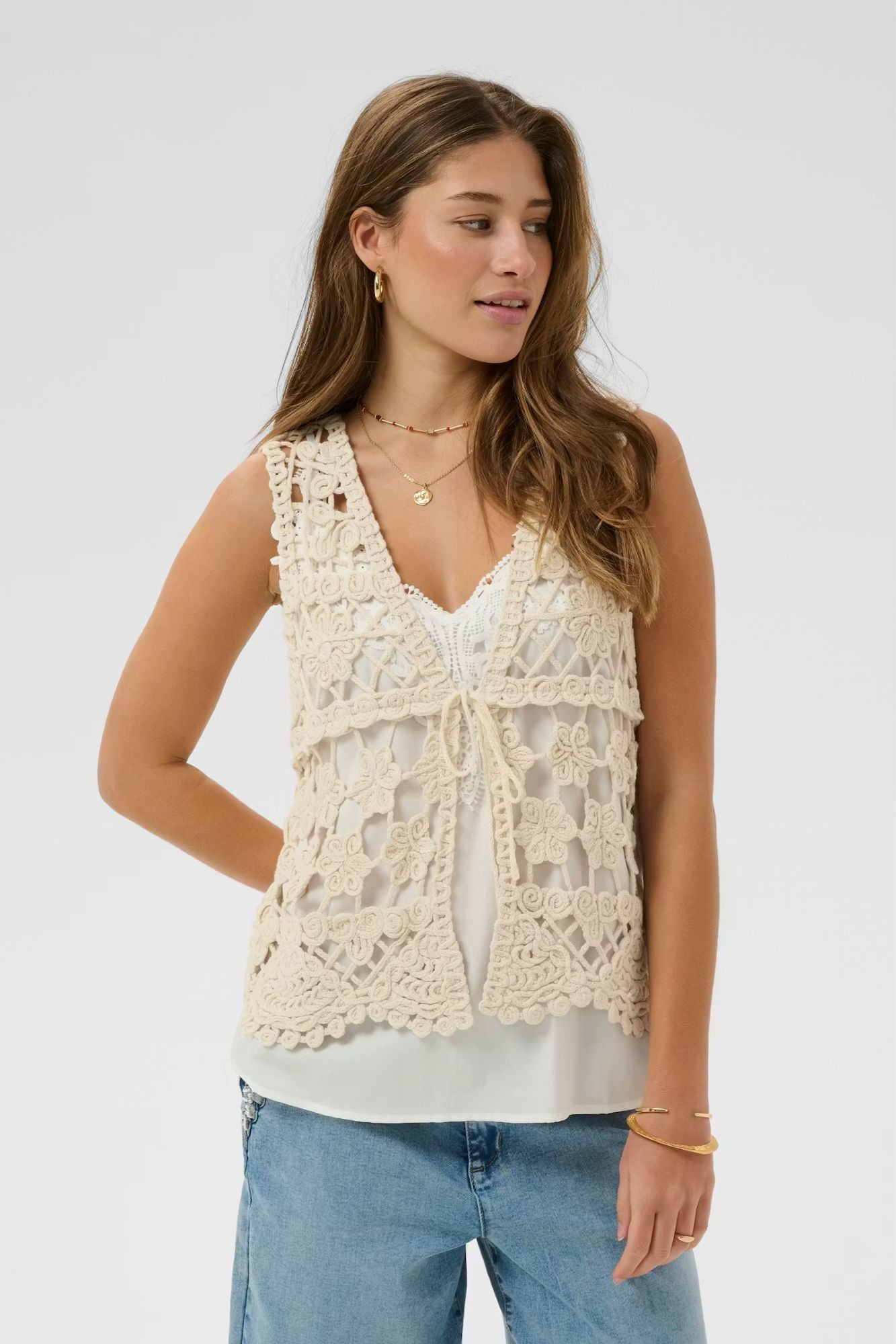Lotu Vest