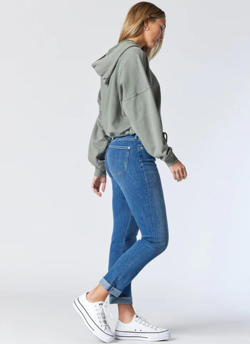 Kathleen Slim Boyfriend | Light Brushed Feather Blue