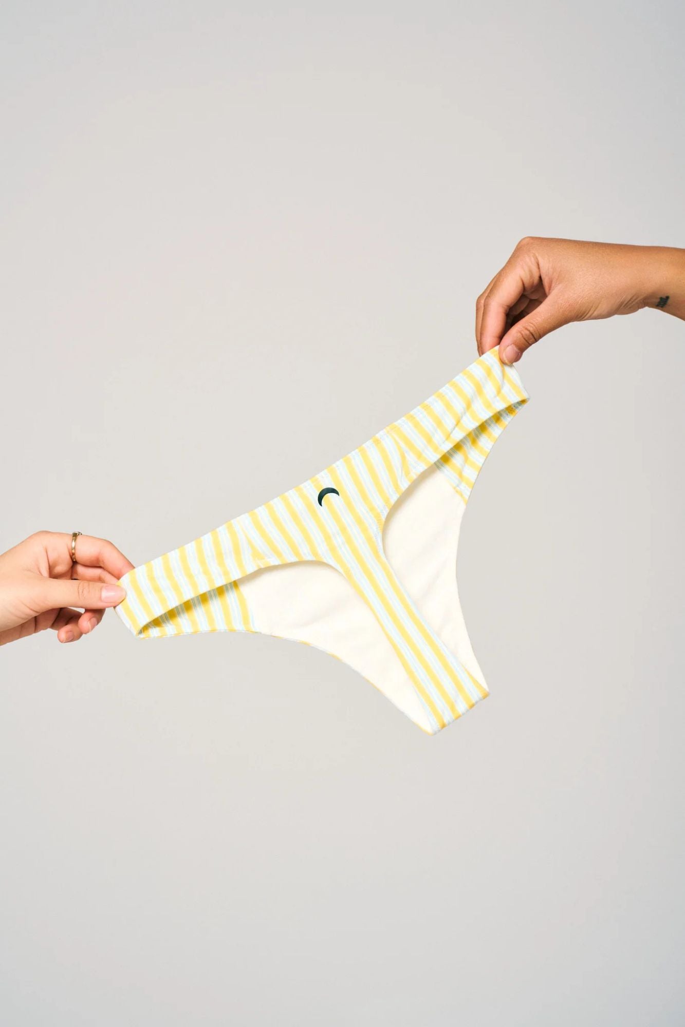 Mineral Low Profile Thong l Riviera Stripe
