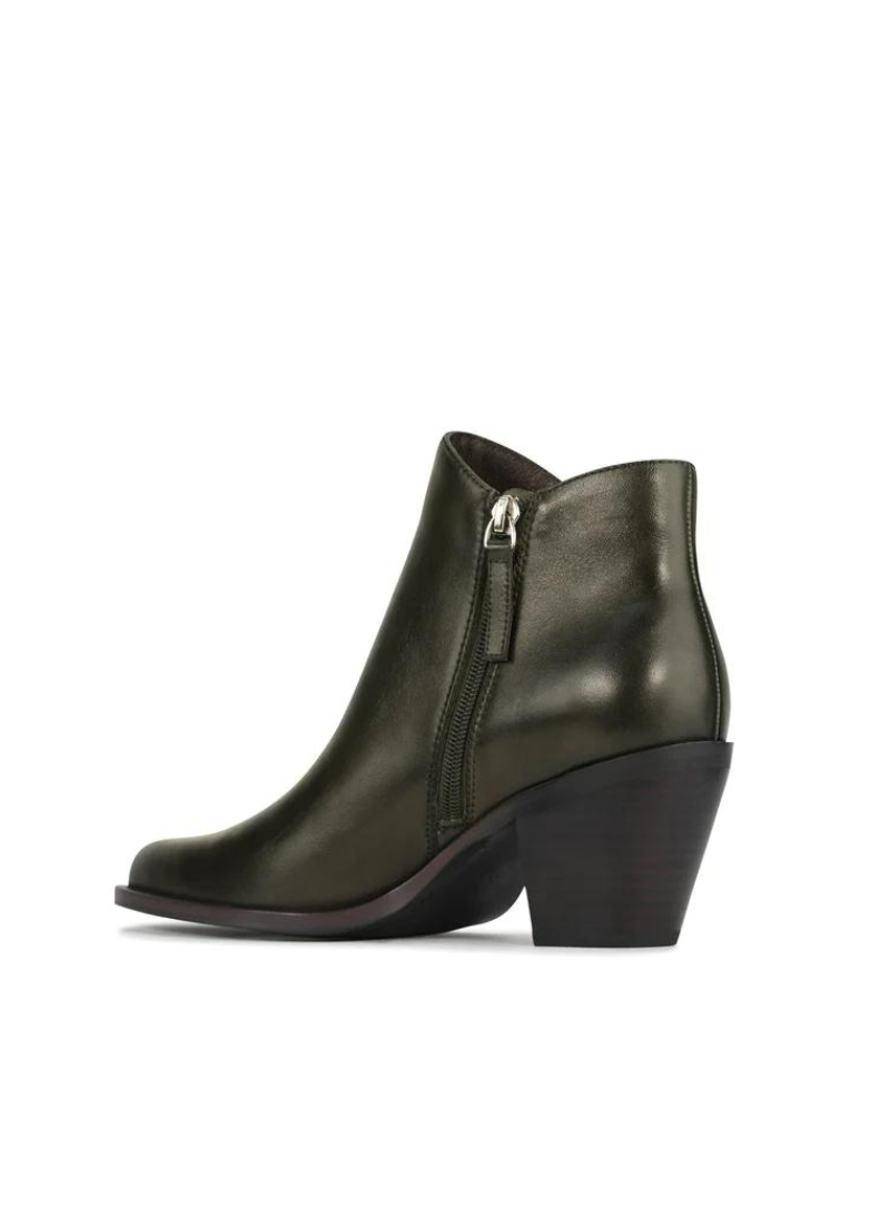 Ellie à talons