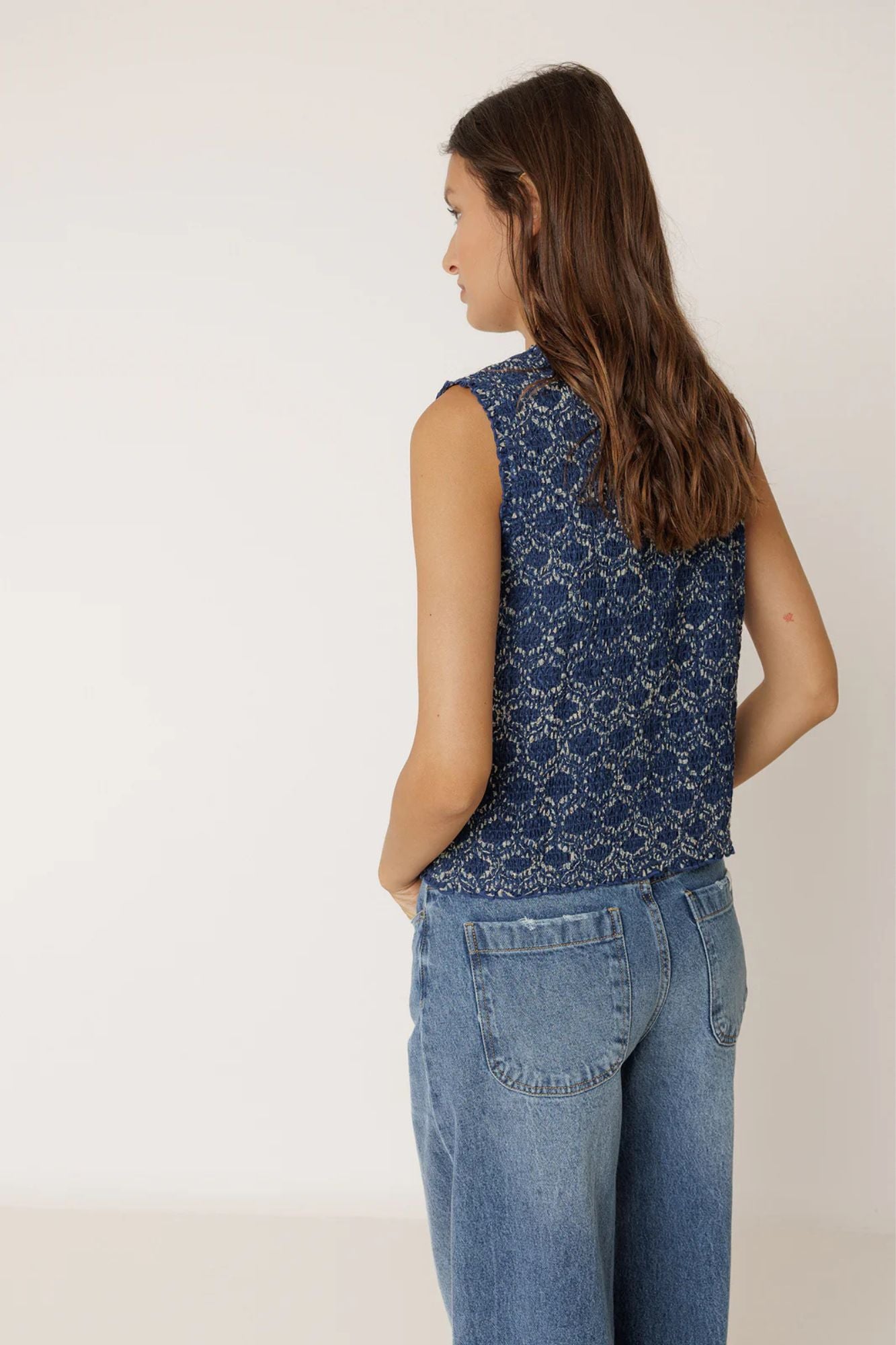 Elastic Vest With Tie