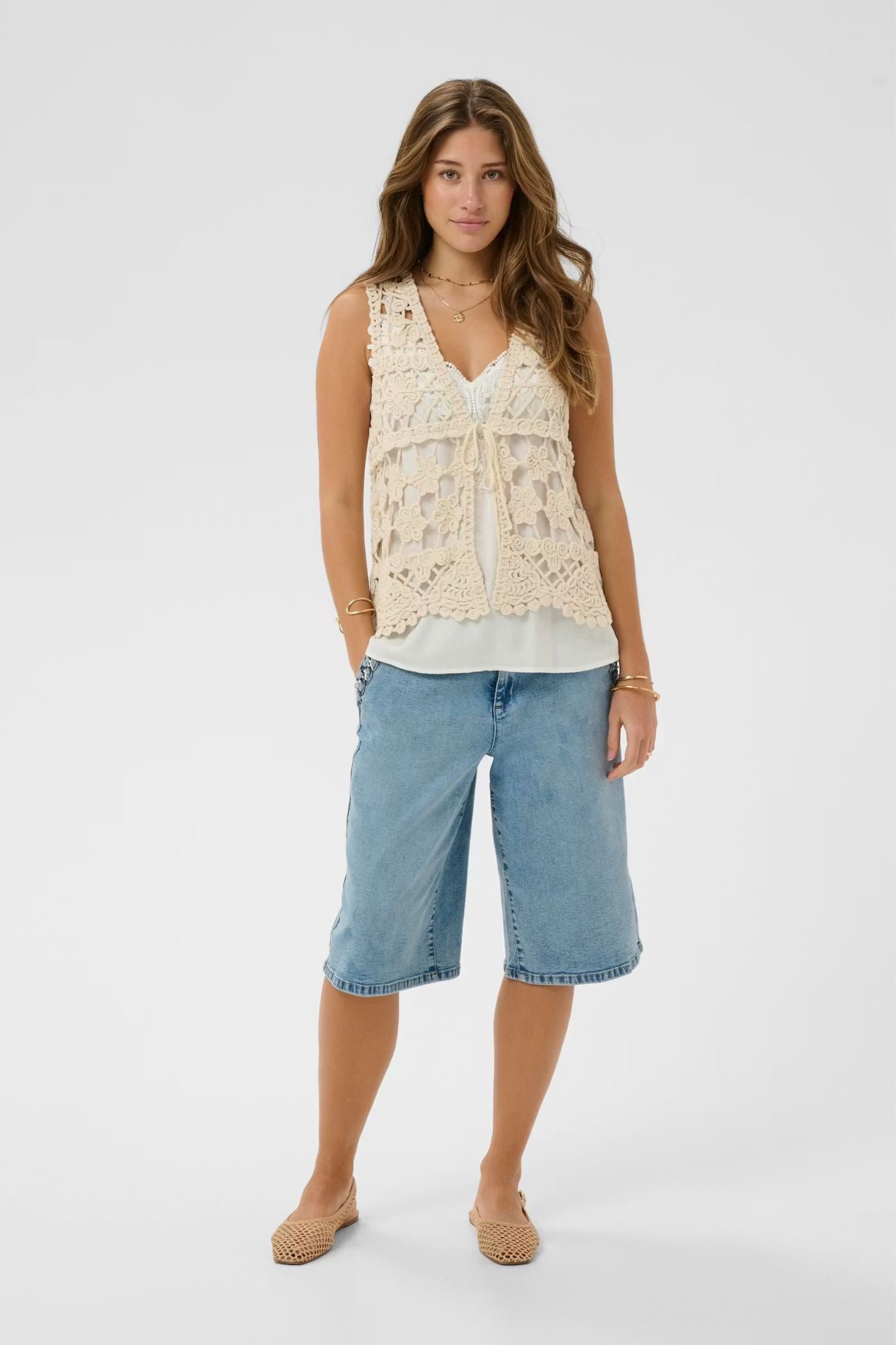 Lotu Vest