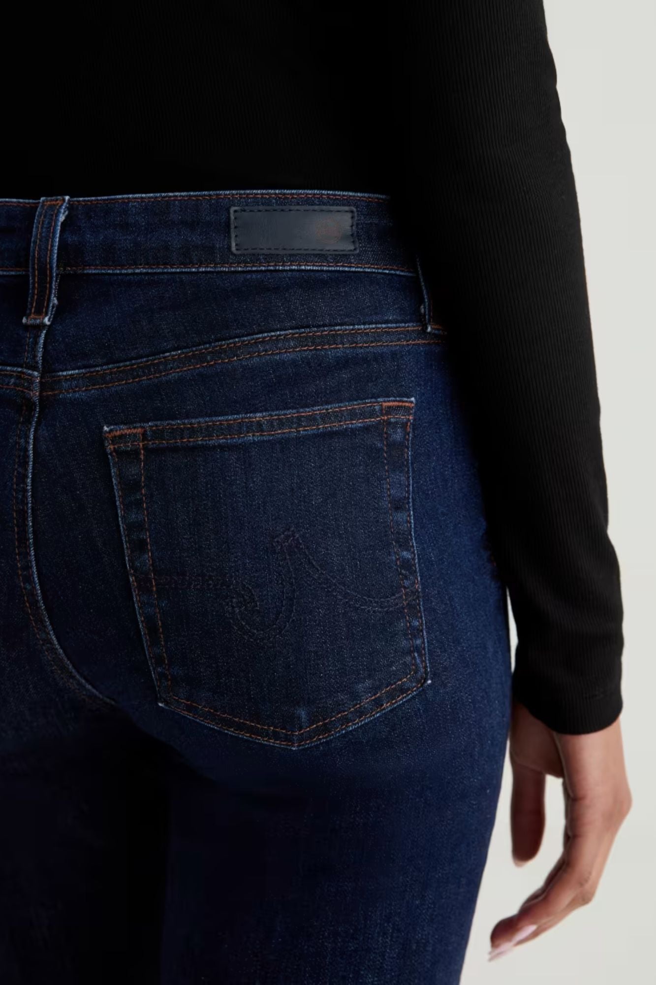 Mari Mid-Rise Slim Straight