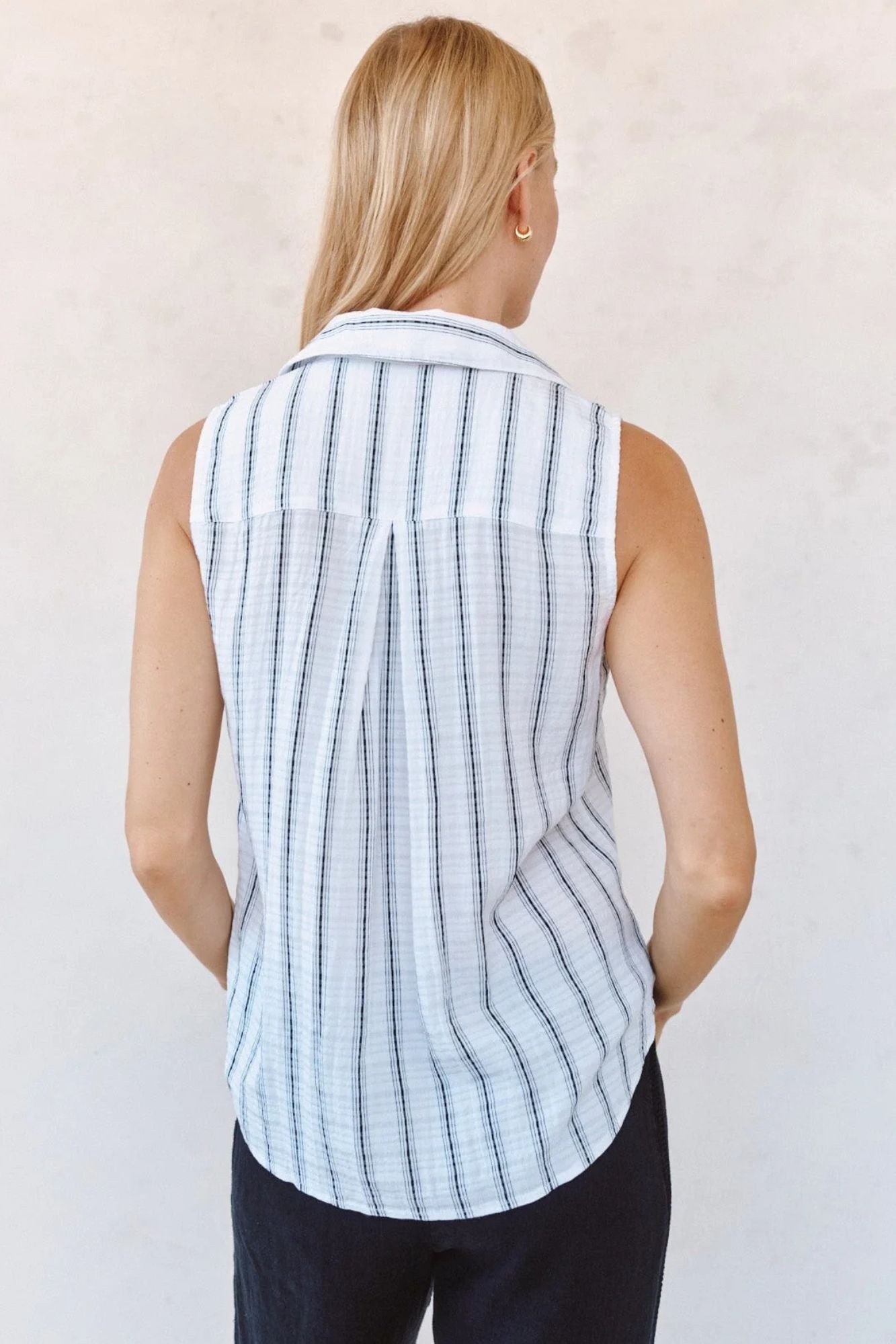 Sleeveless Pullover