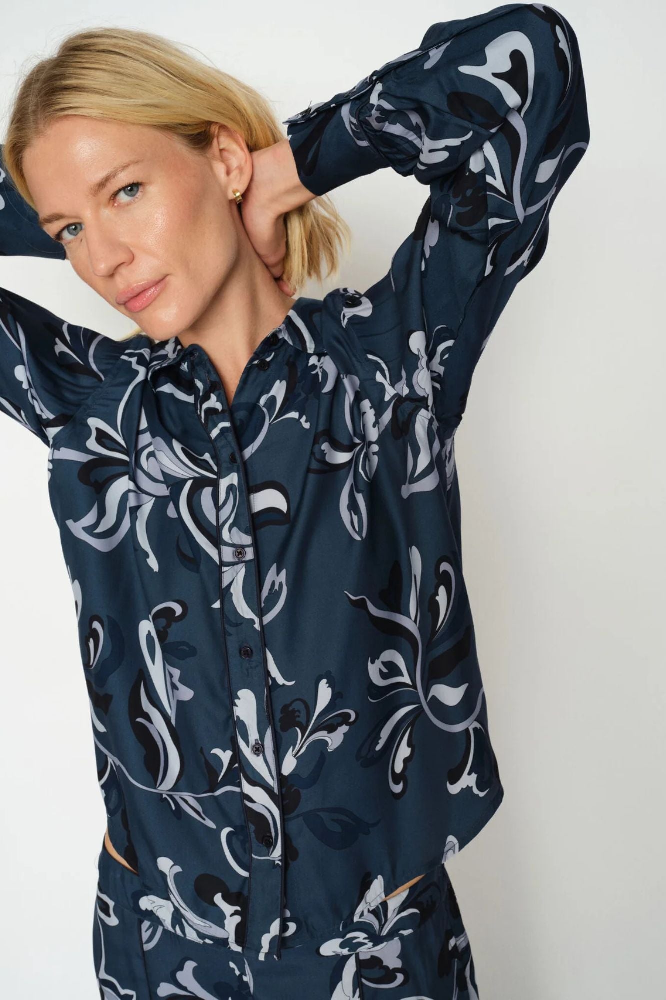 Abina Serve Shirt