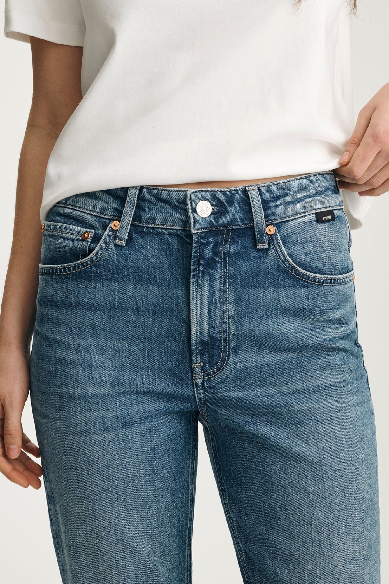 New York Straight Leg Jeans