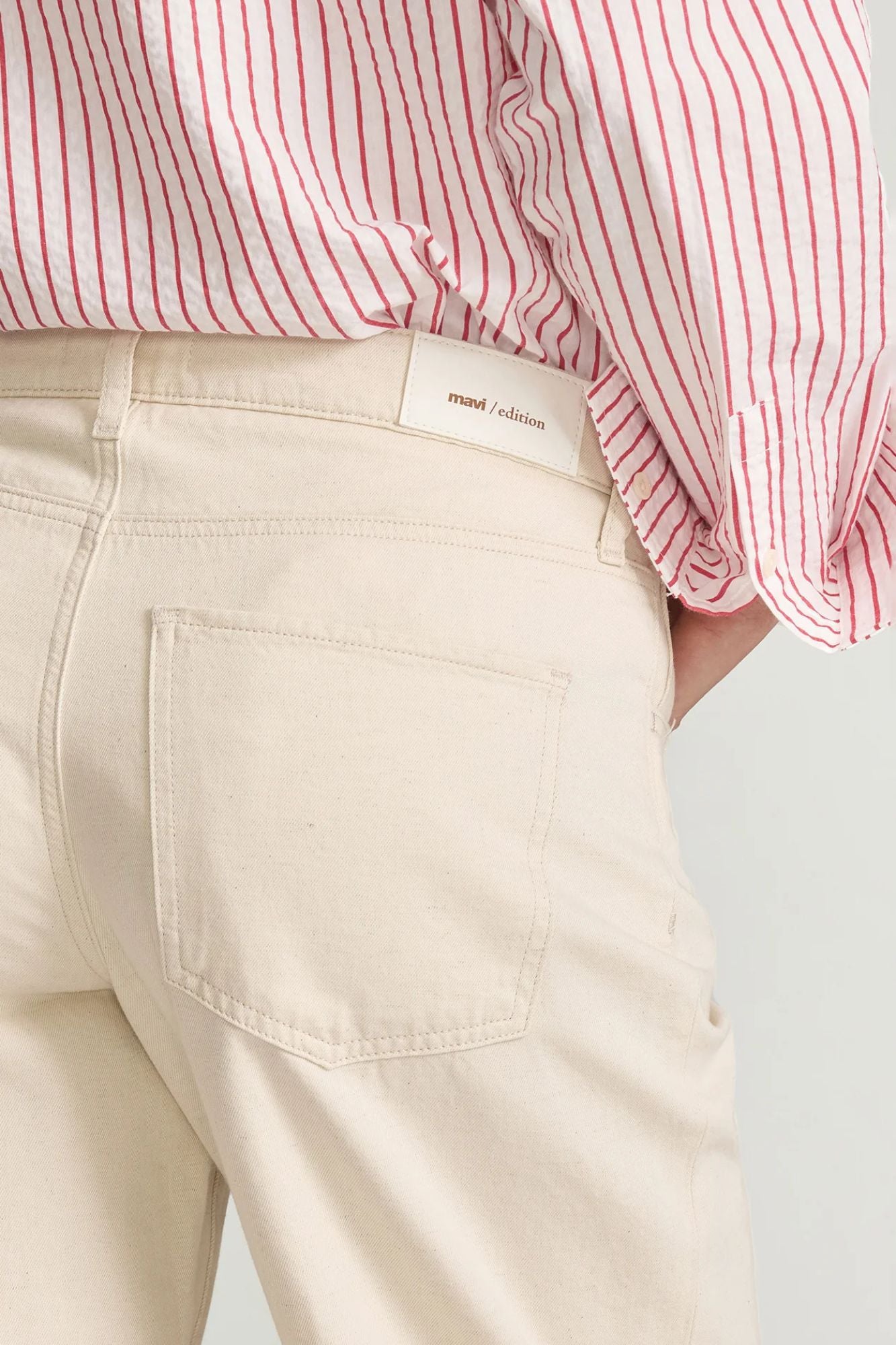 Leila High- Rise Baggy Jean