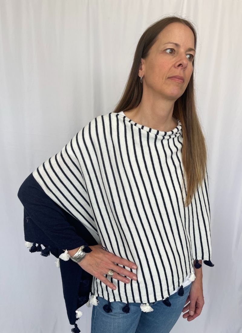 Alashan - Poncho à pompon Tasha