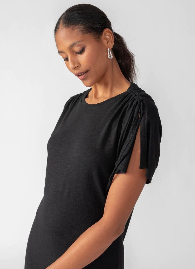 Robe à épaules avec cordon de serrage