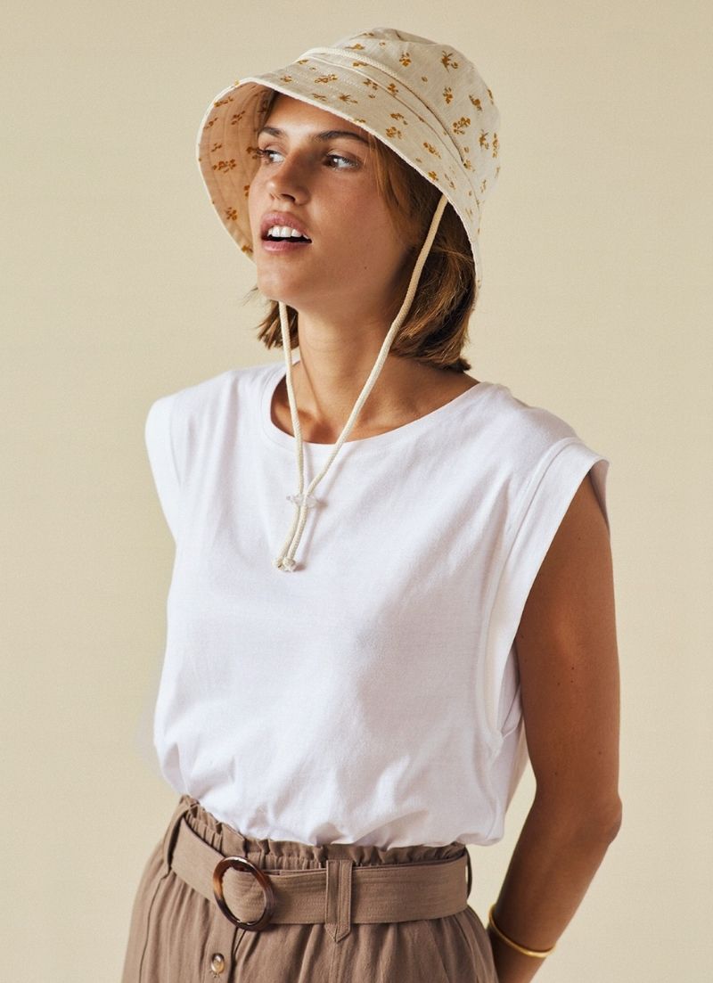 Yerse - Sleeveless T-Shirt