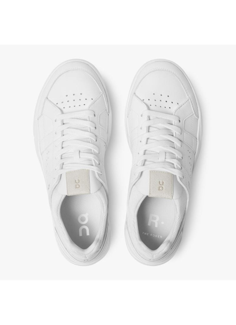 En marche - Le Roger Clubhouse | Tout blanc