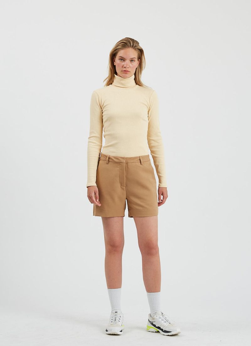 Liljana Shorts