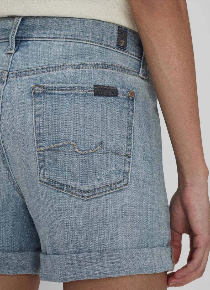 Mid Rise Short