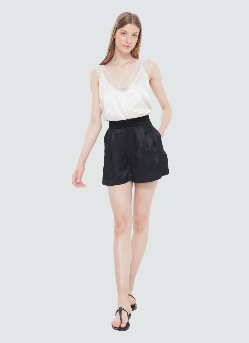 Short plissé en satin