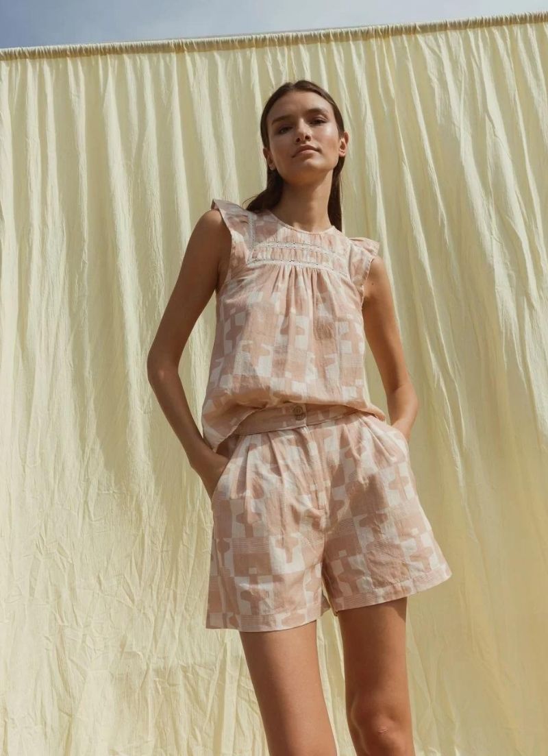 Peyton romantic Blouse