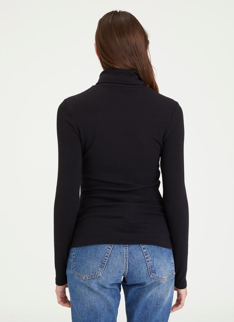 Essential Turtleneck
