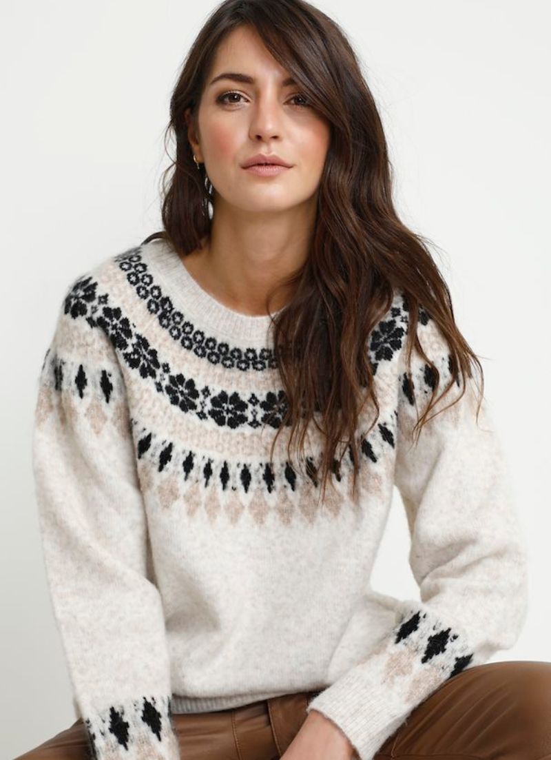 Pull en tricot cerise