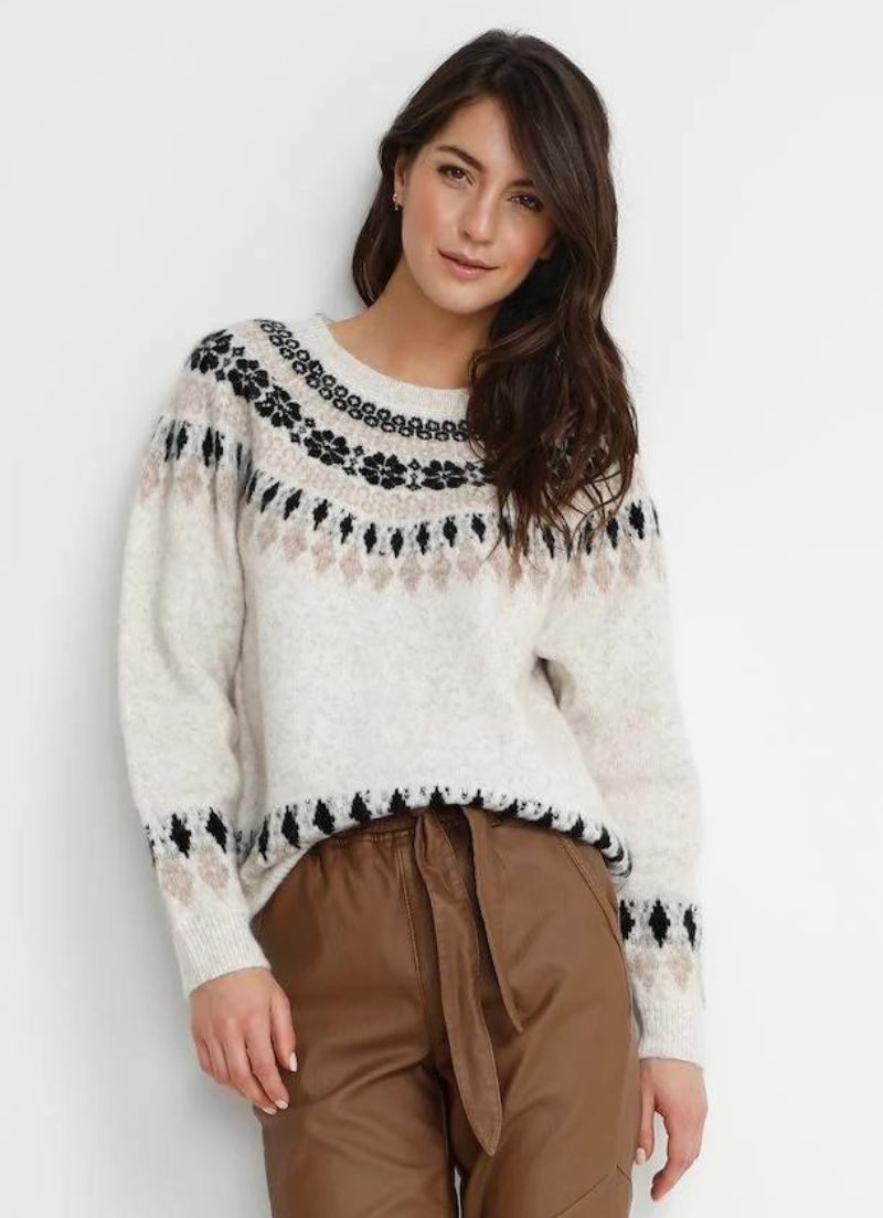 Pull en tricot cerise