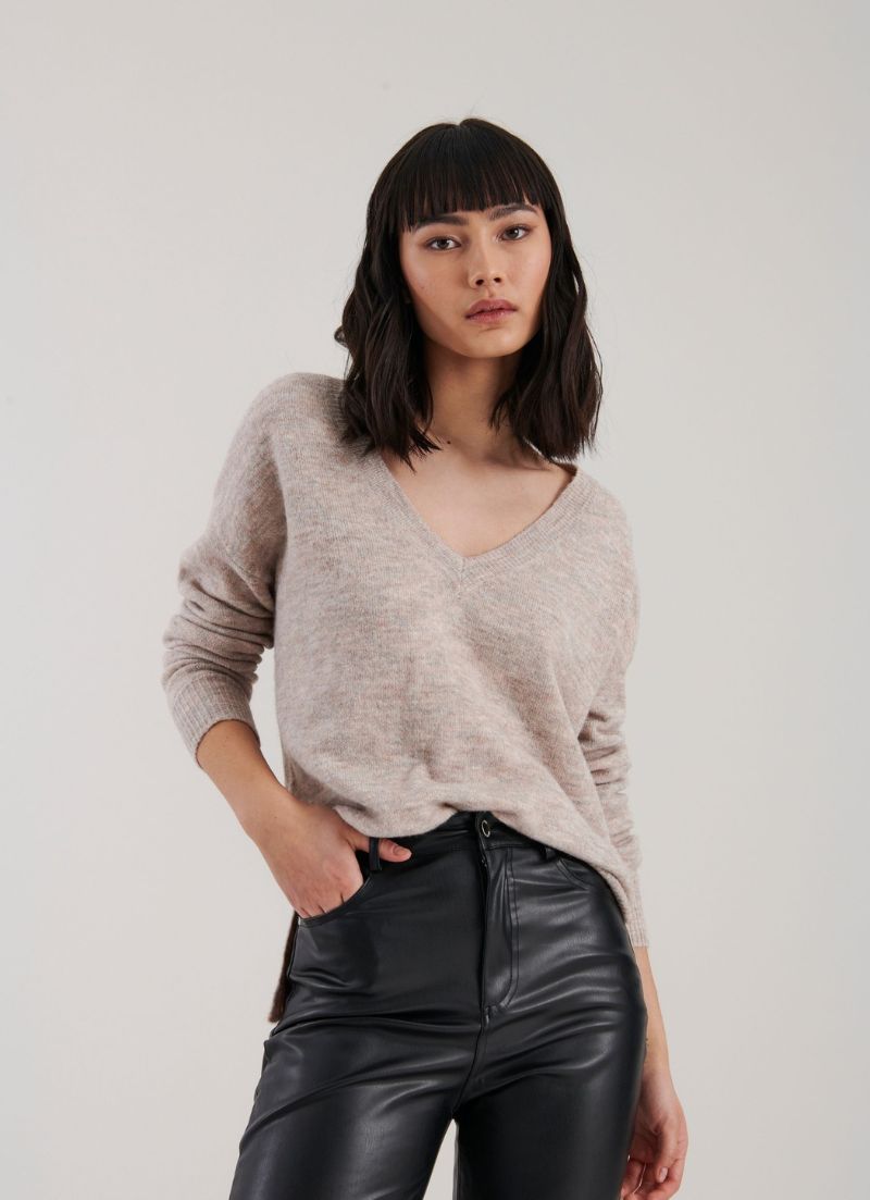 Pull Hadély