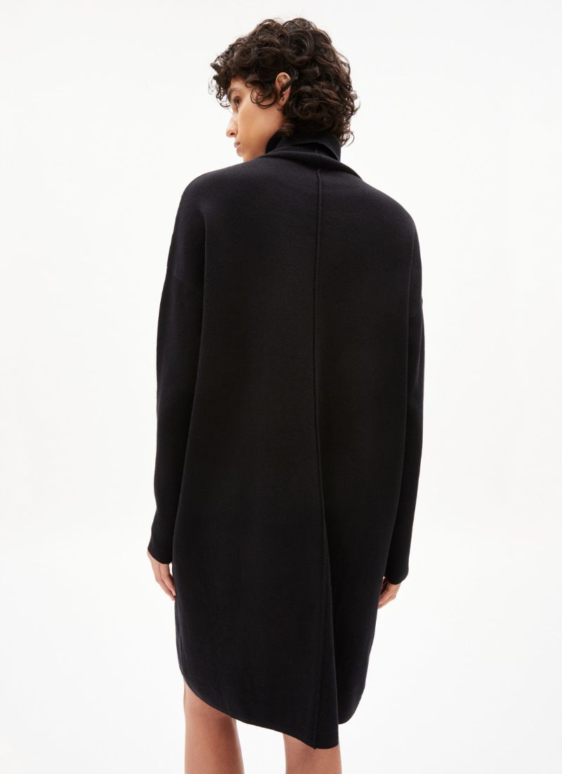 Stinaa knit dress