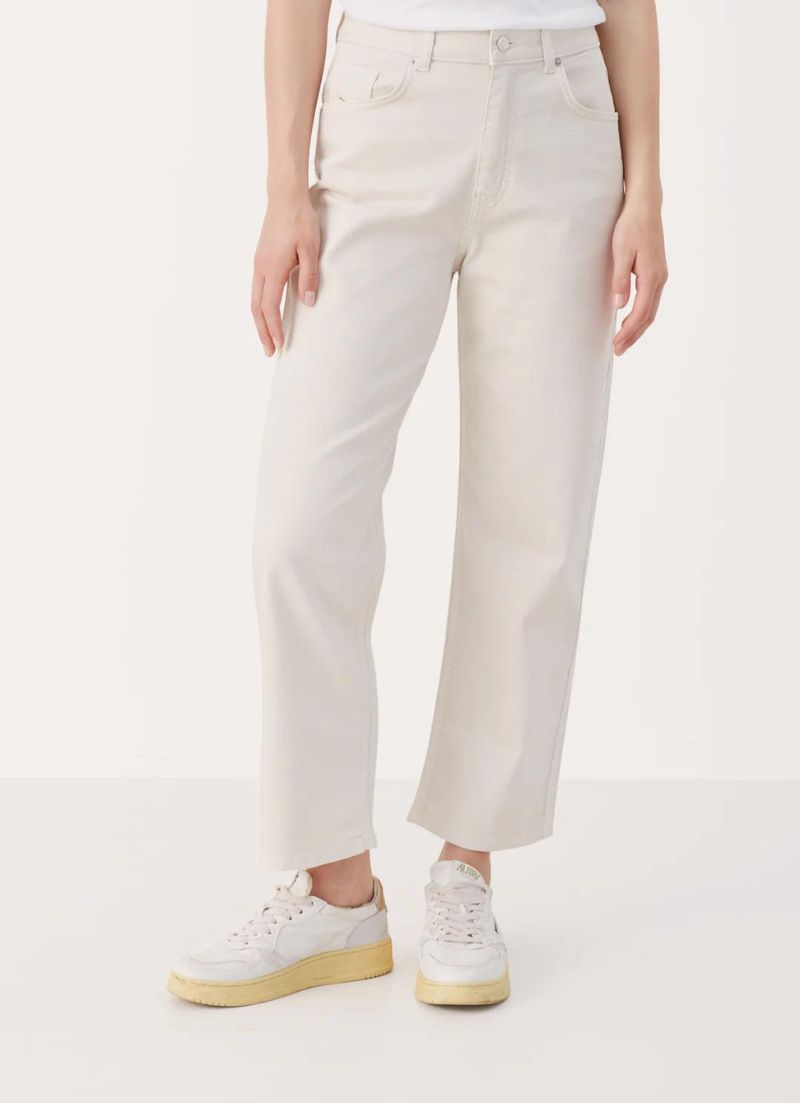 Judy Straight Cropped Jeans