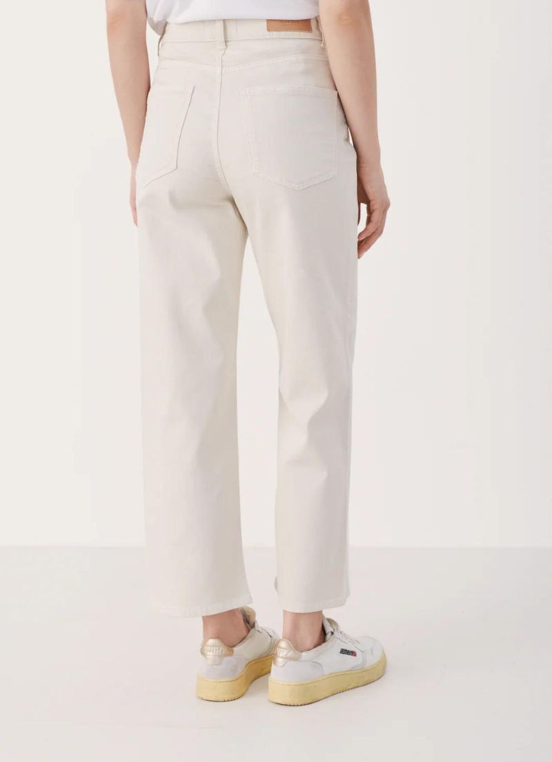 Judy Straight Cropped Jeans