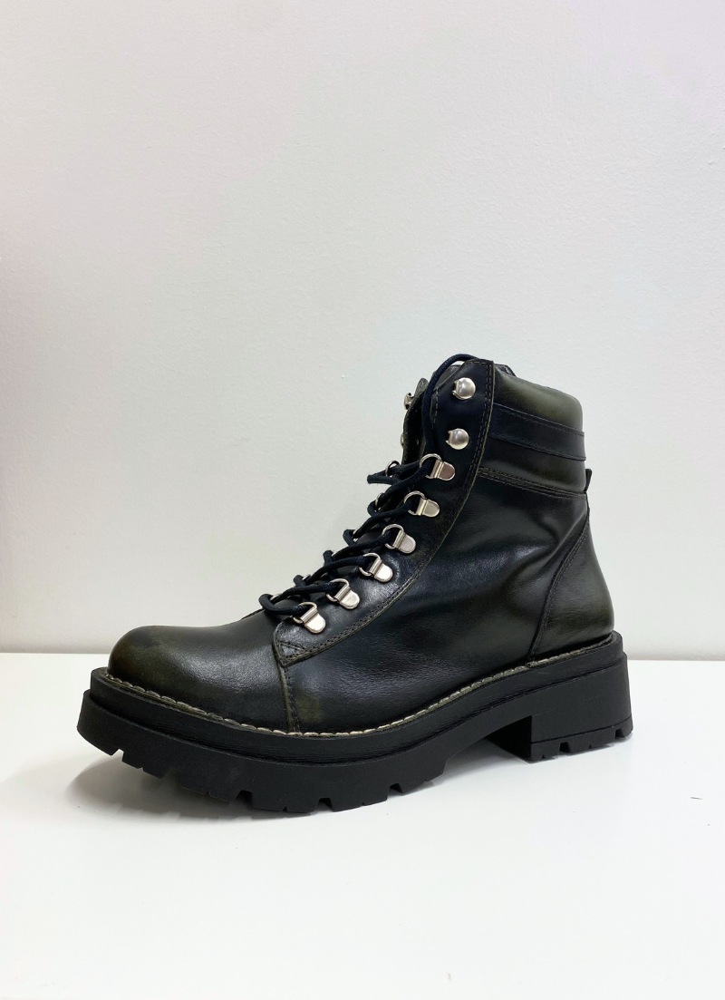 6079 Century Leather Boots