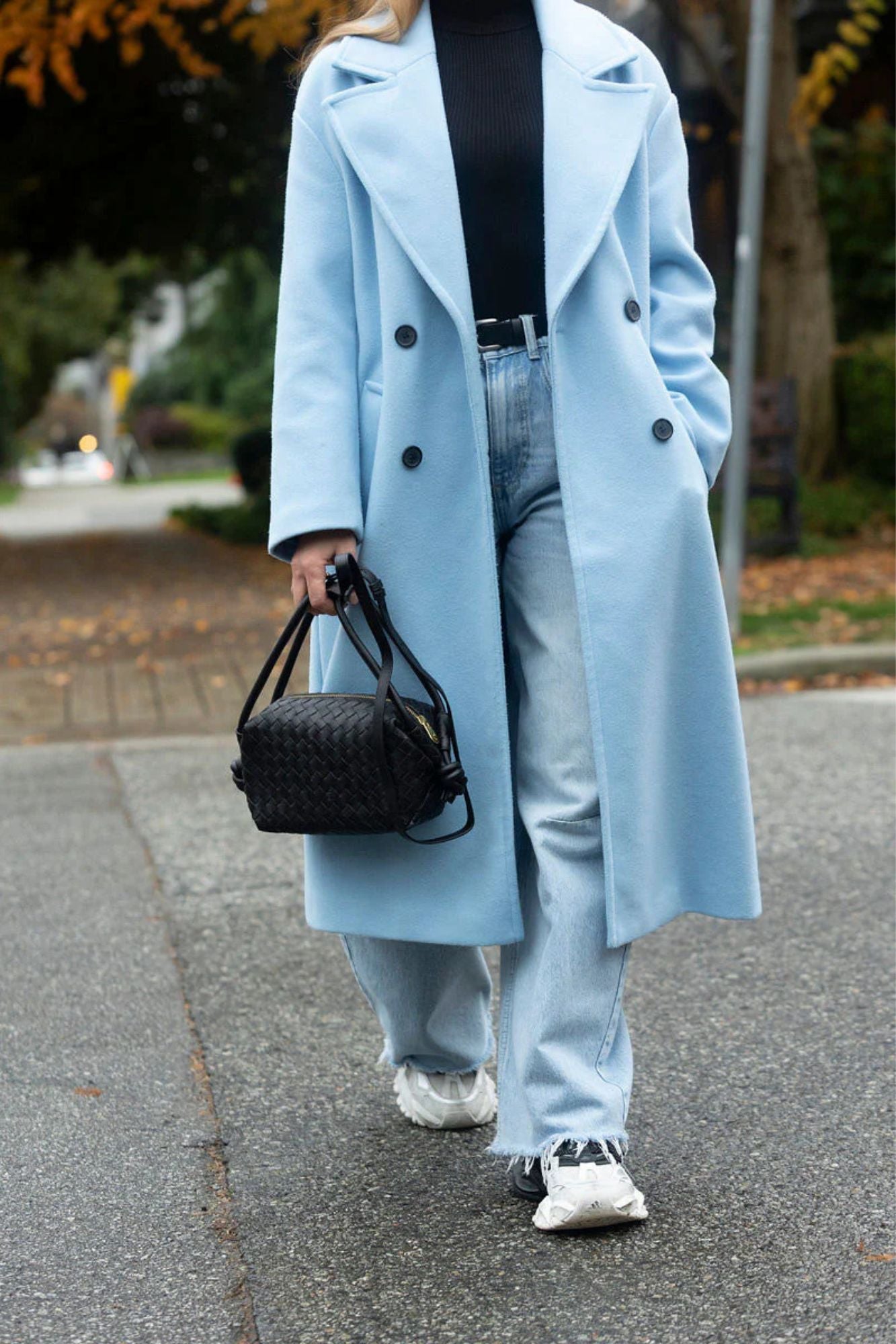 Ila Knot Crossbody Bag