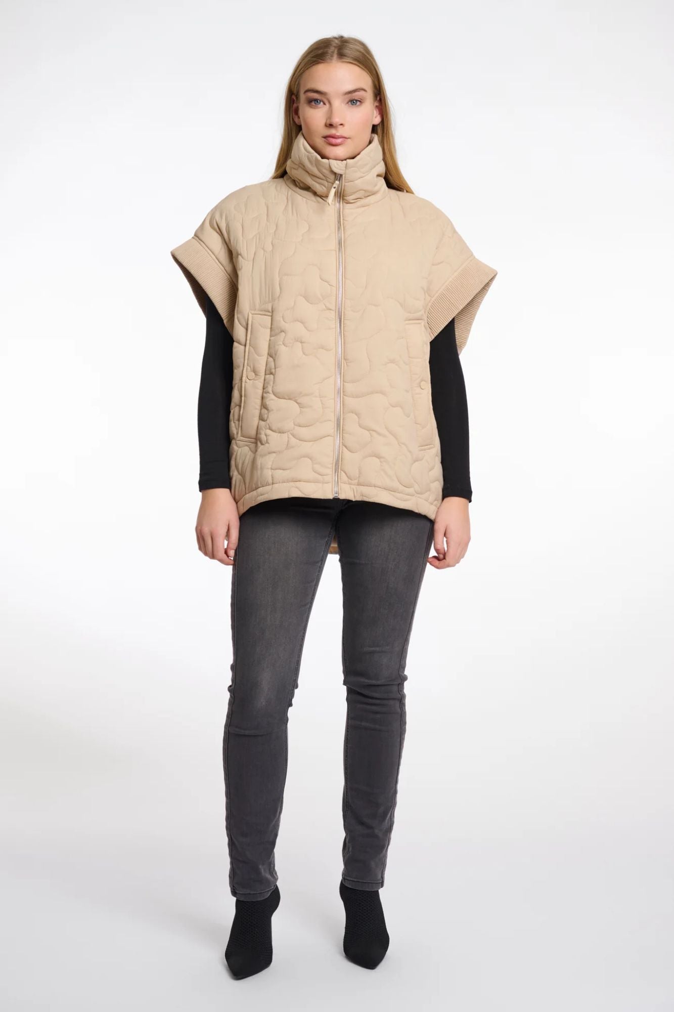 Caitlyn Quilted Cape