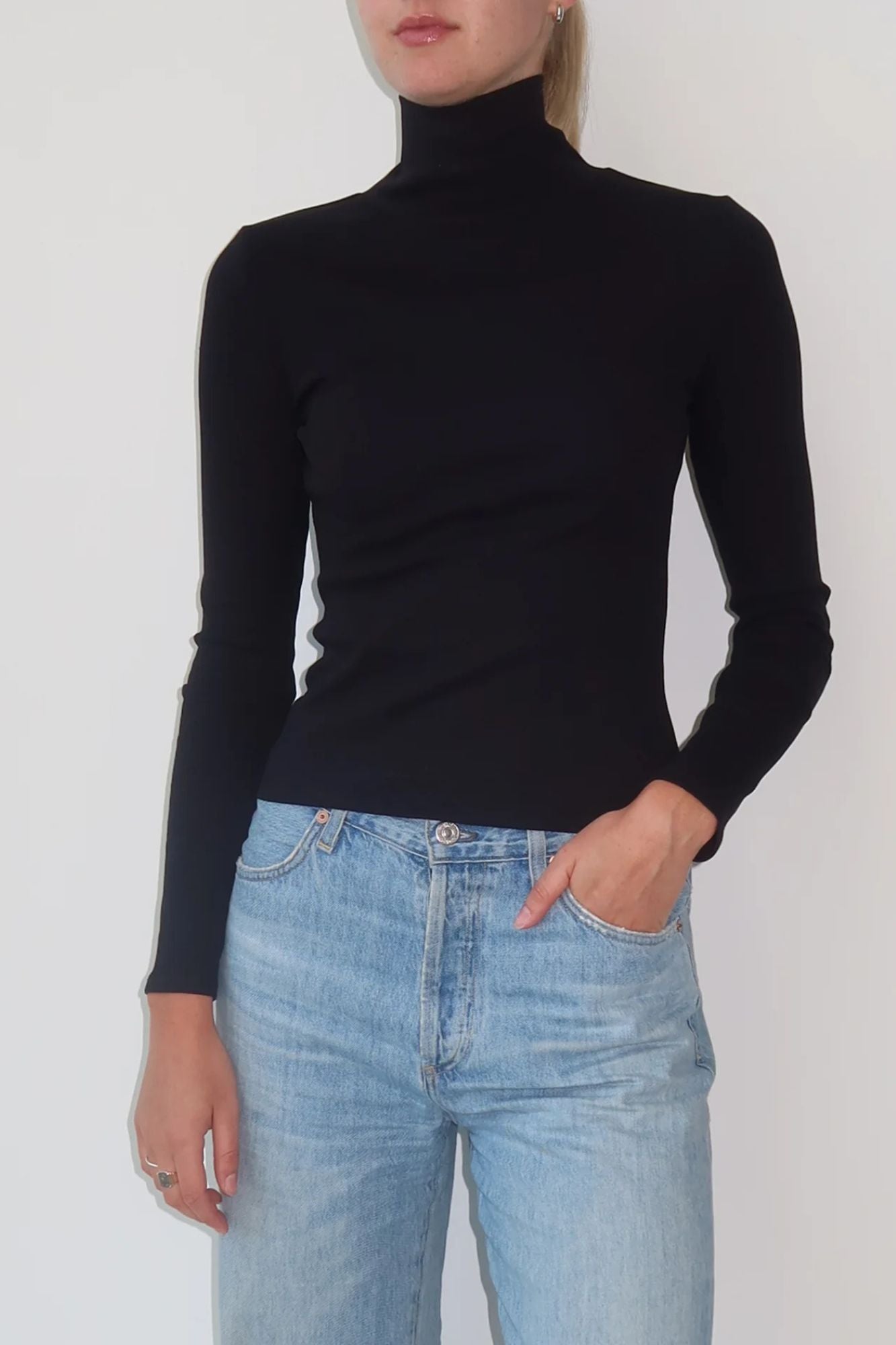Ribbed Fitted Turtleneck