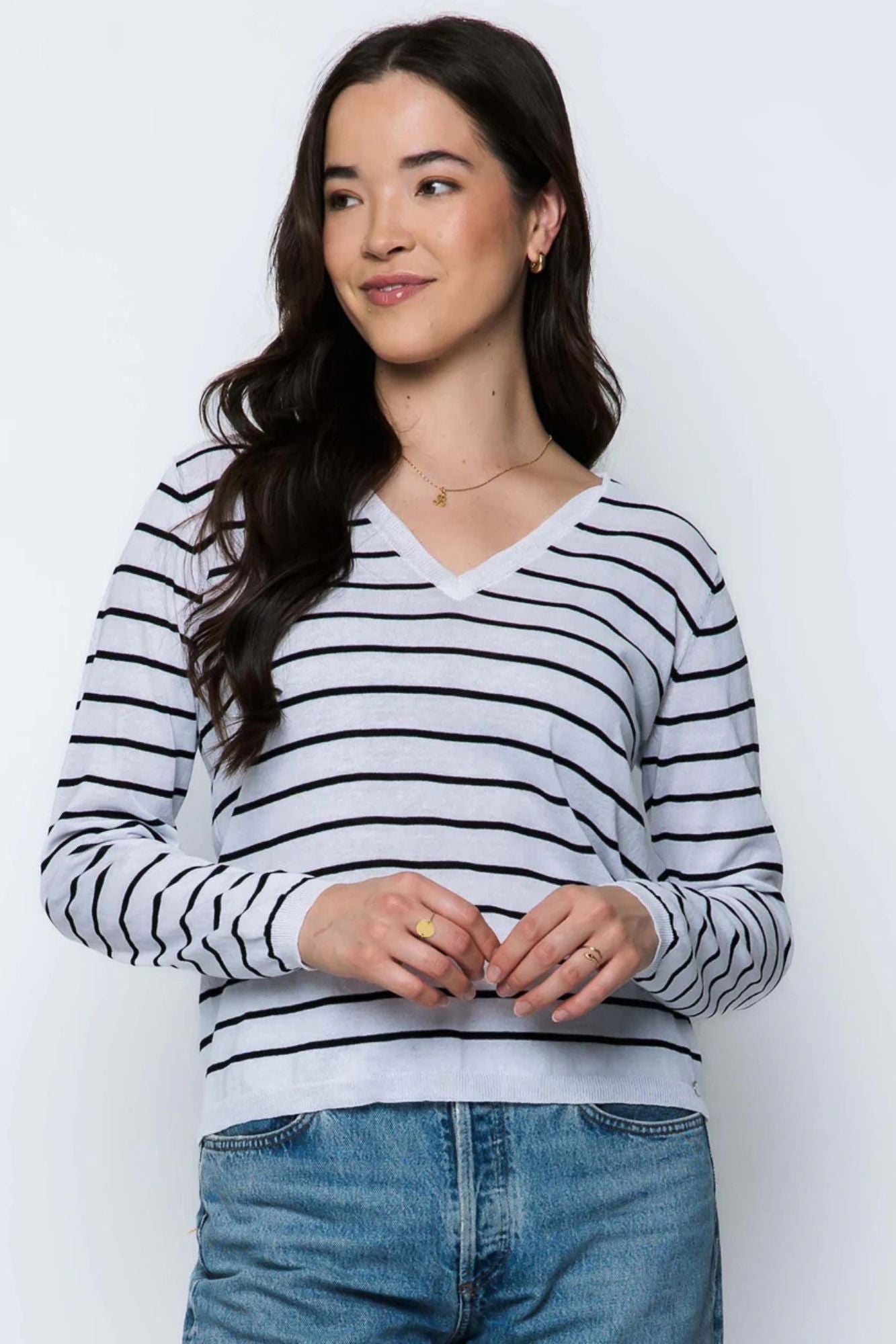 Janie-Tissue Knit V-Neck