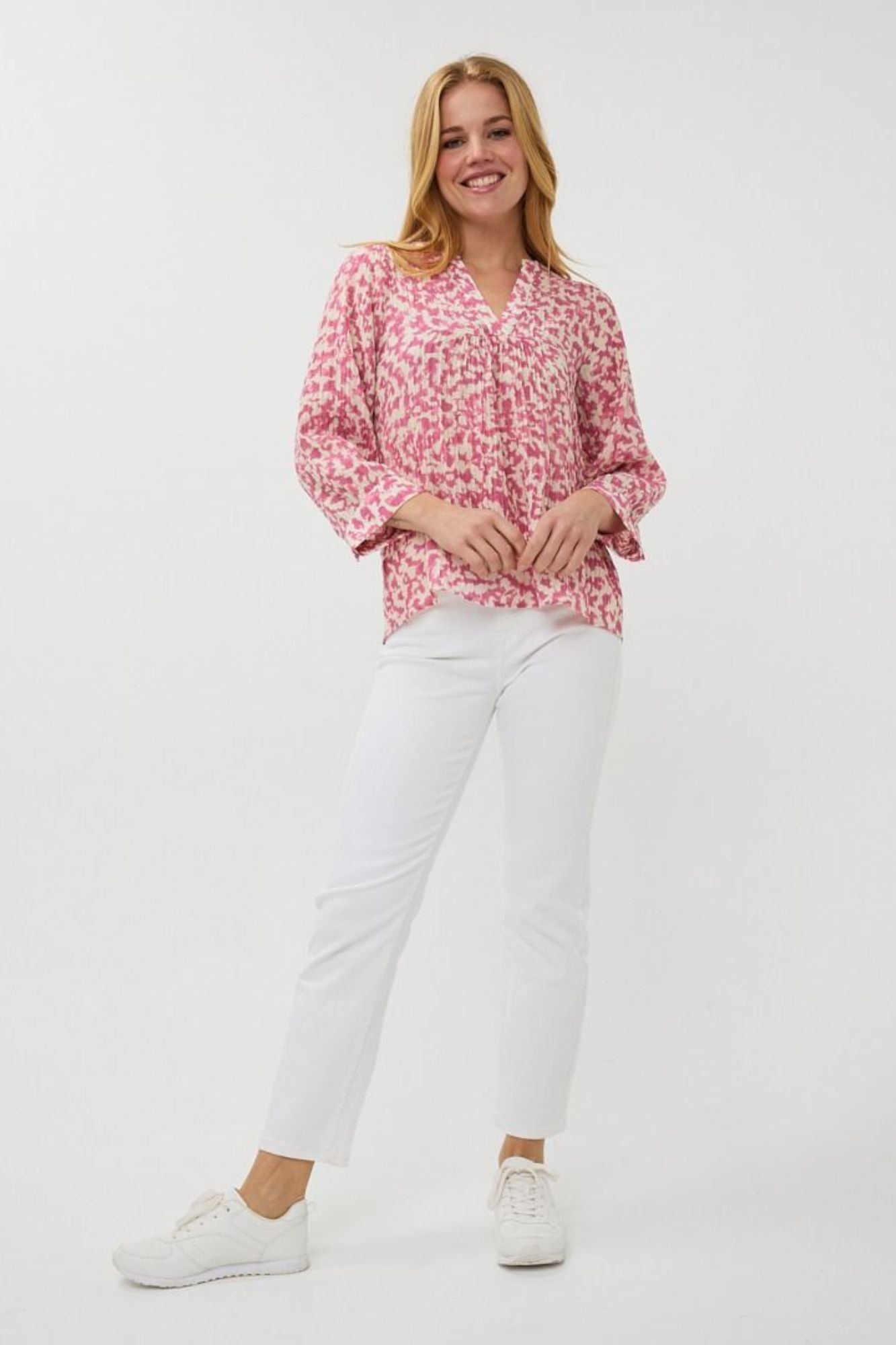 Blouse Floral Retreat
