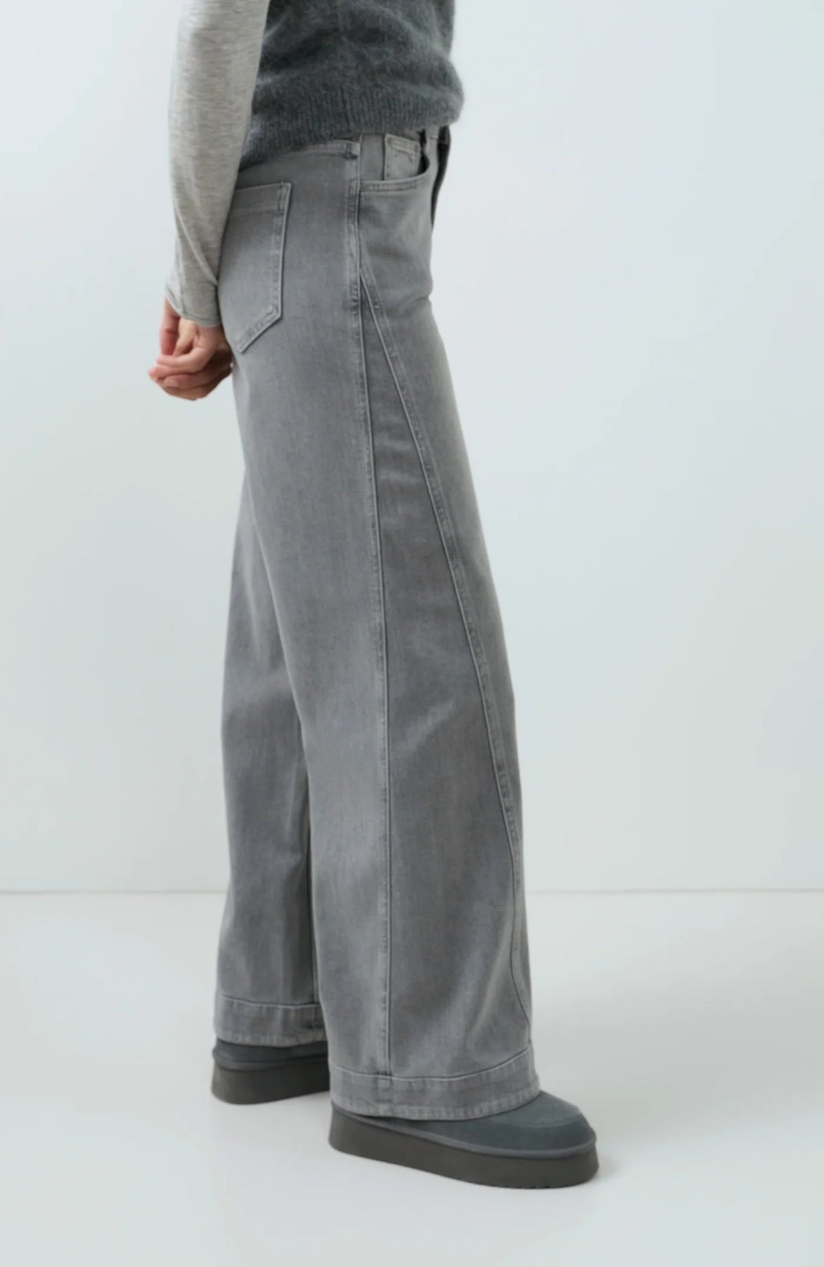 Denim Barrel Jeans With Seam