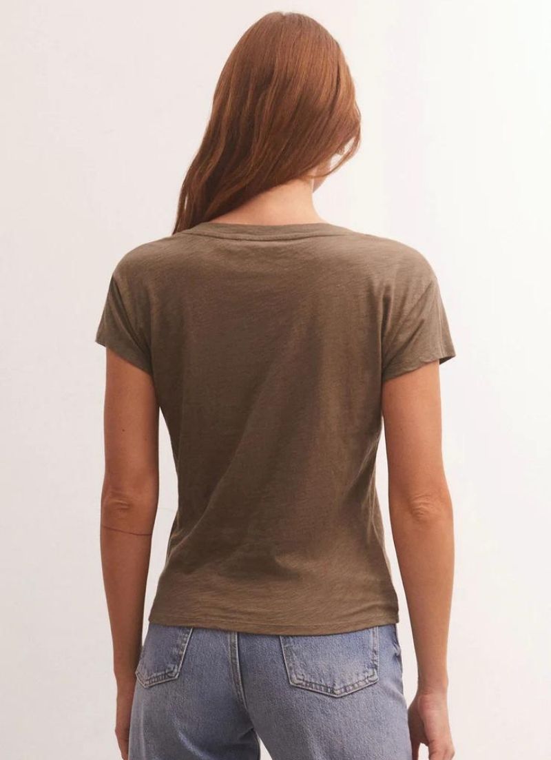 T-shirt moderne à col en V