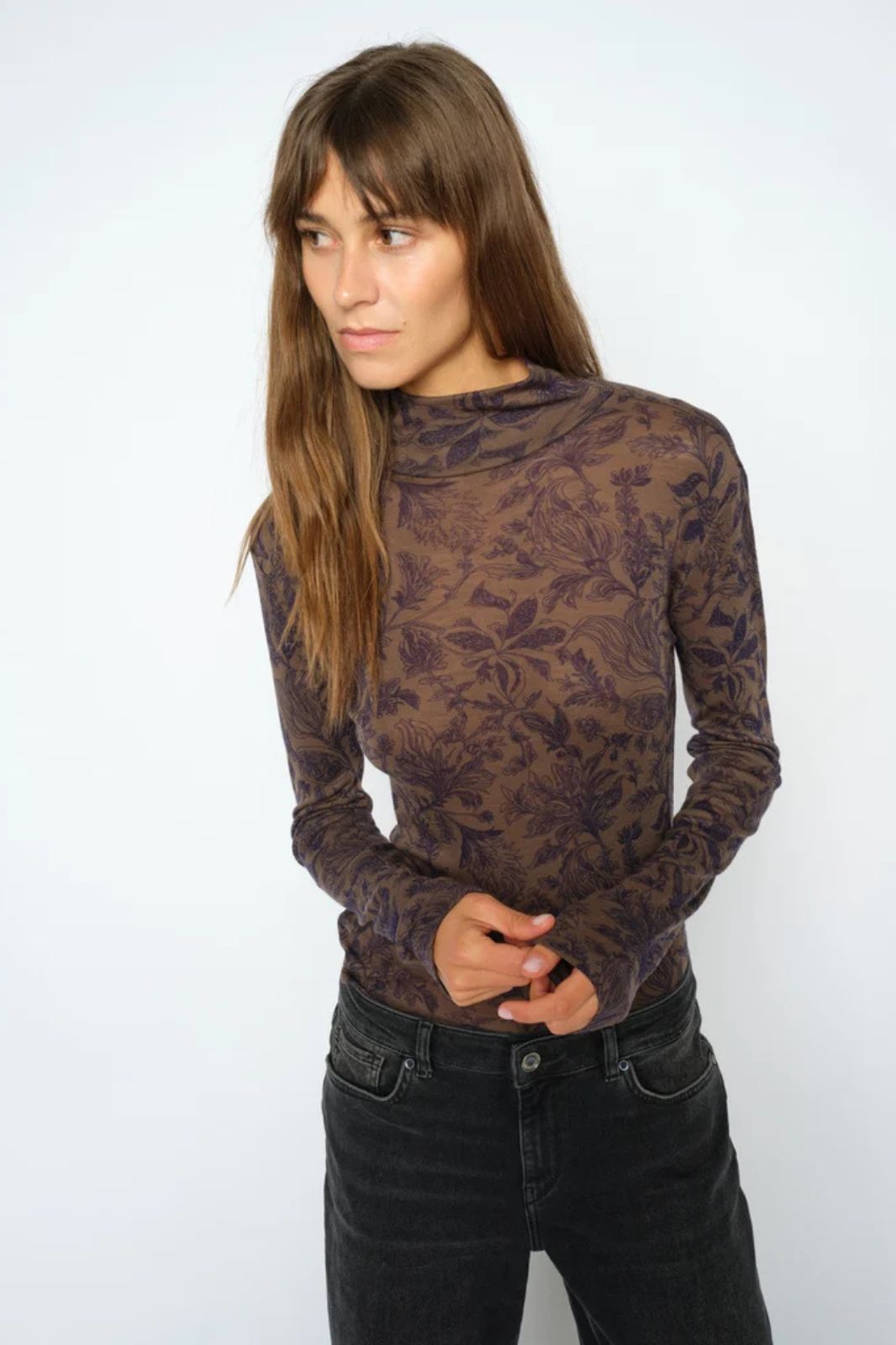 Xinna Fluer Turtleneck