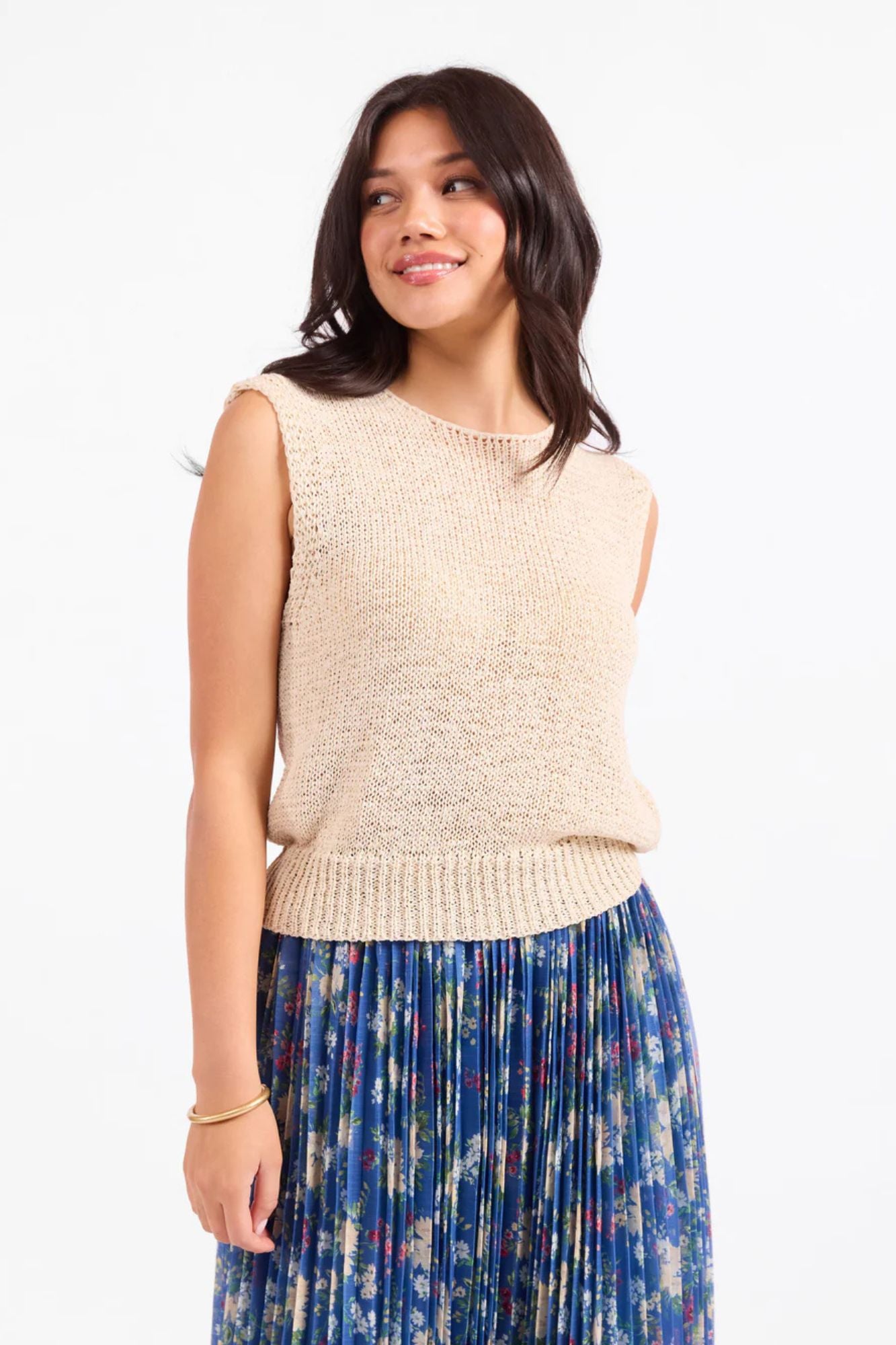 Warm Gesture Sweater Vest