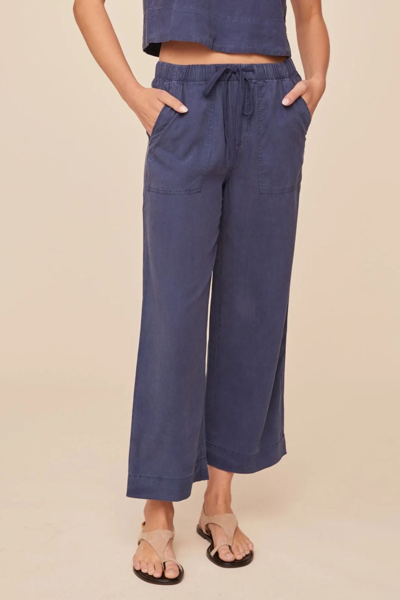 Easy Pocket Wide Leg Crop