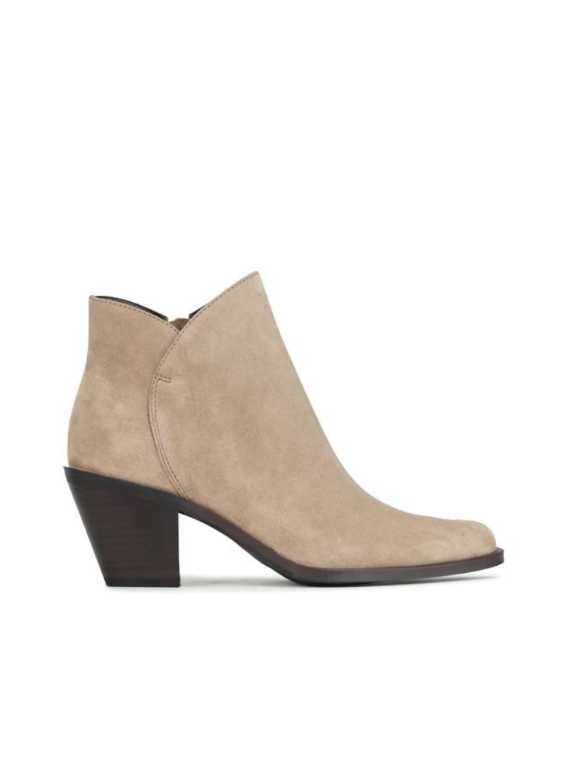 Ellie à talons