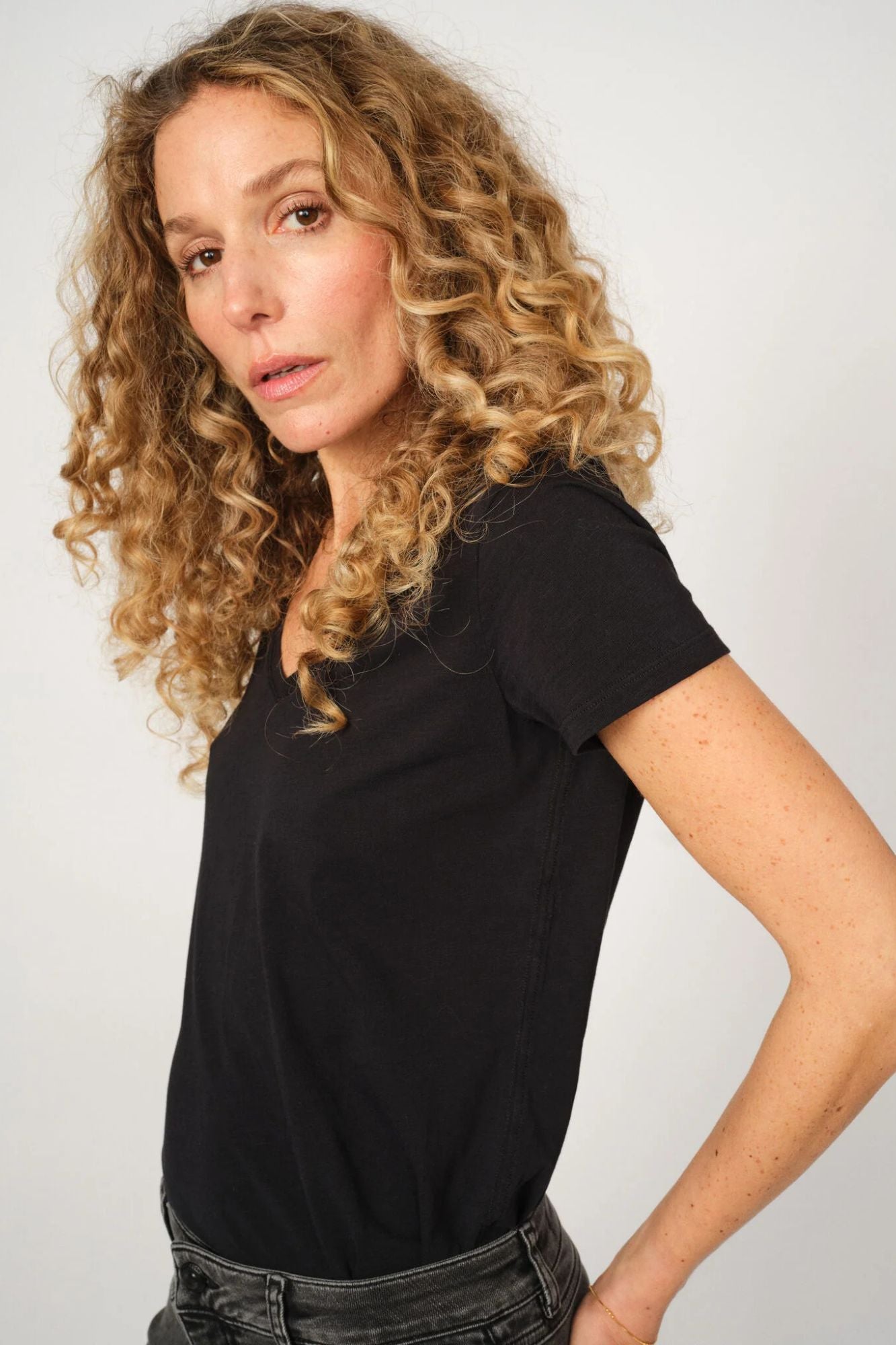Arden Organic V-Neck Tee