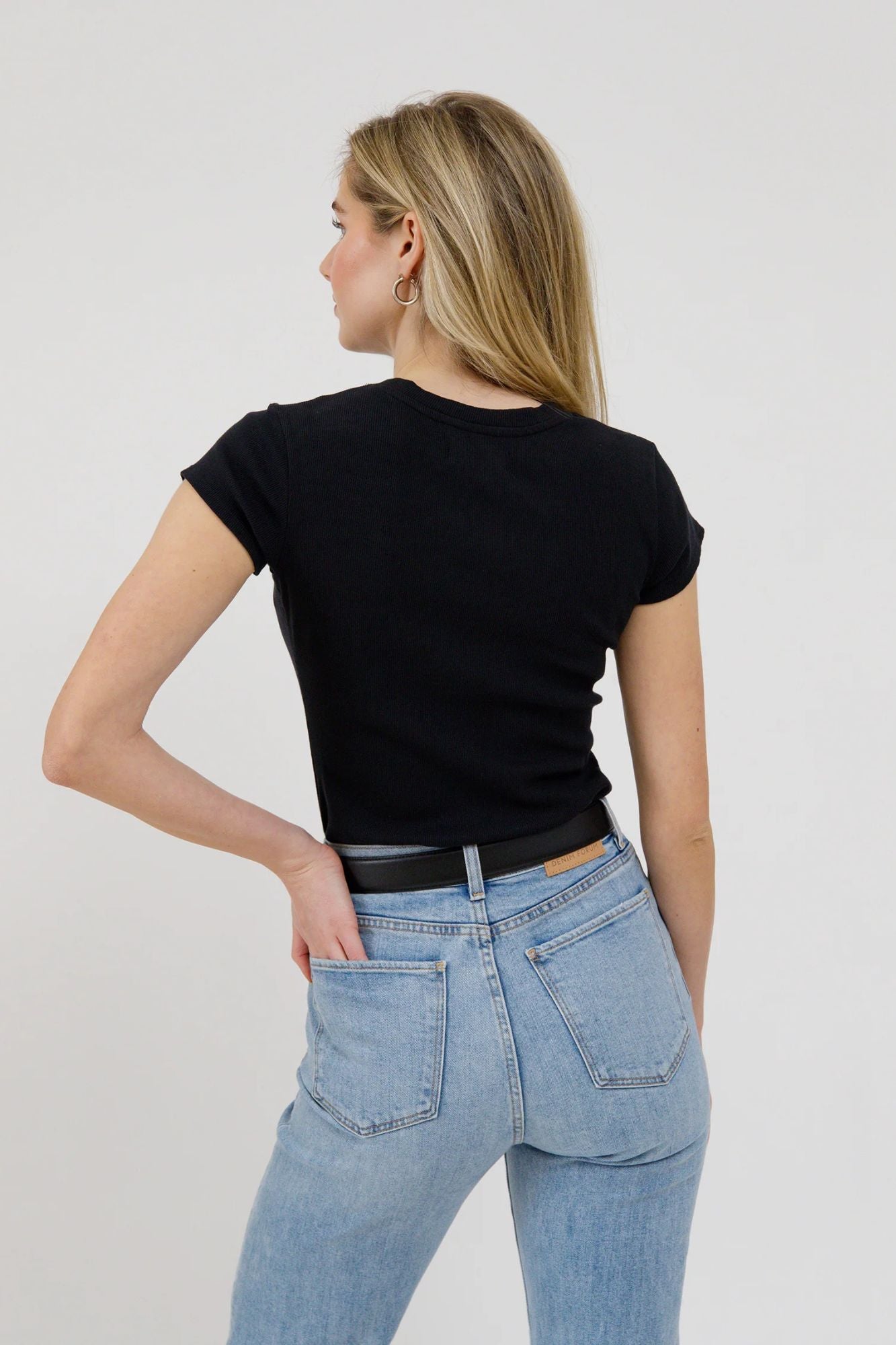 Ribbed Fitted Tee