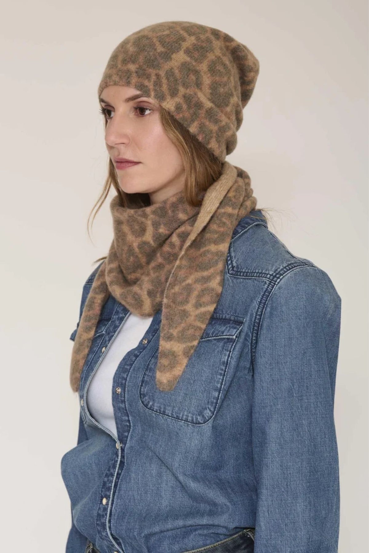 Foussi Scarf