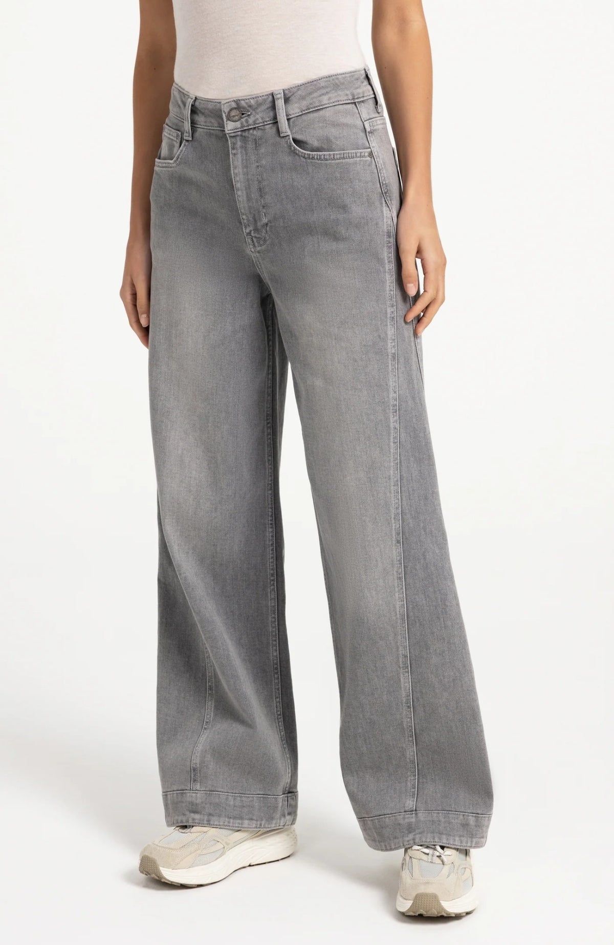 Denim Barrel Jeans With Seam