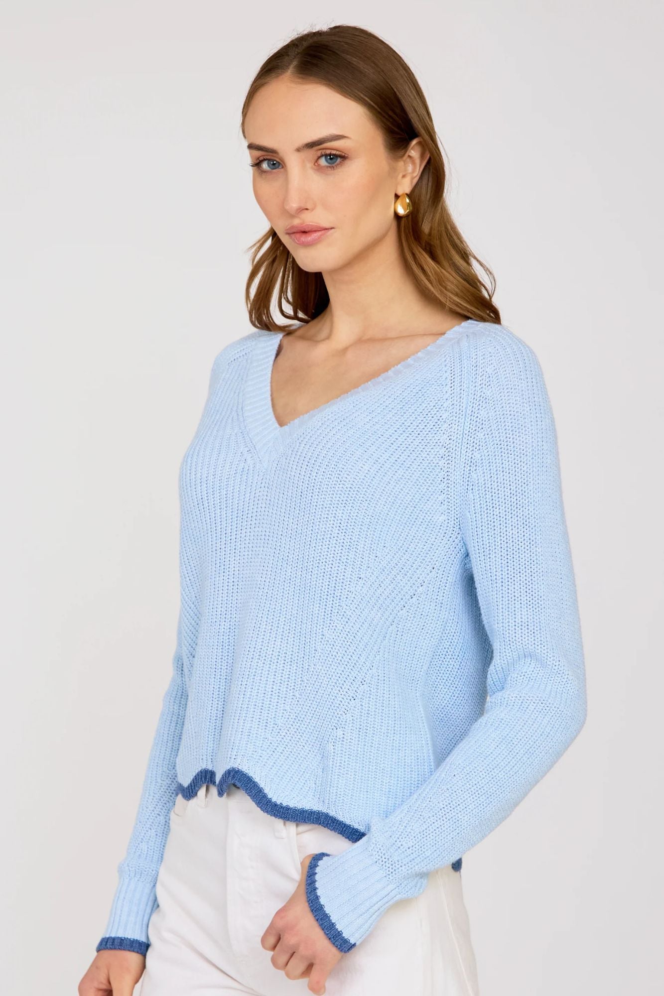 Solid Scallop Shaker V Neck