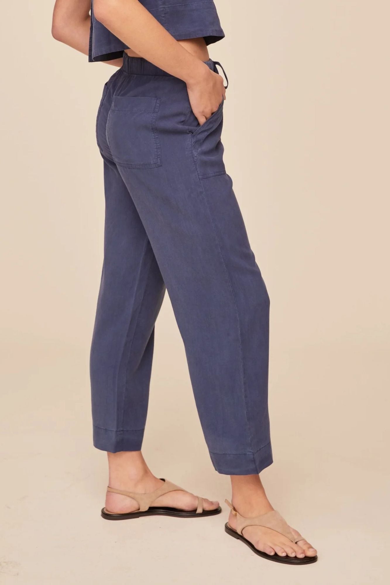 Easy Pocket Wide Leg Crop